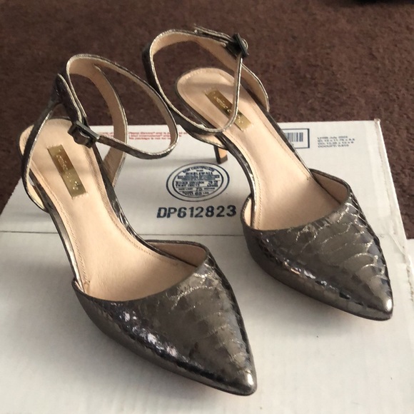 ⭕️ PRICE FIRM Louise et Cie Size 6.5 Gunmetal Snakeskin Olivia Heels - Picture 2 of 5